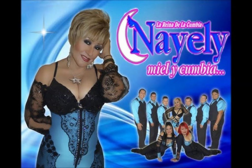 La cantante Nayely junto a su grupo Miel y Cumbia. La nota hace un recorrido por la historia de la agrupación y sus canciones más famosas para bailar.