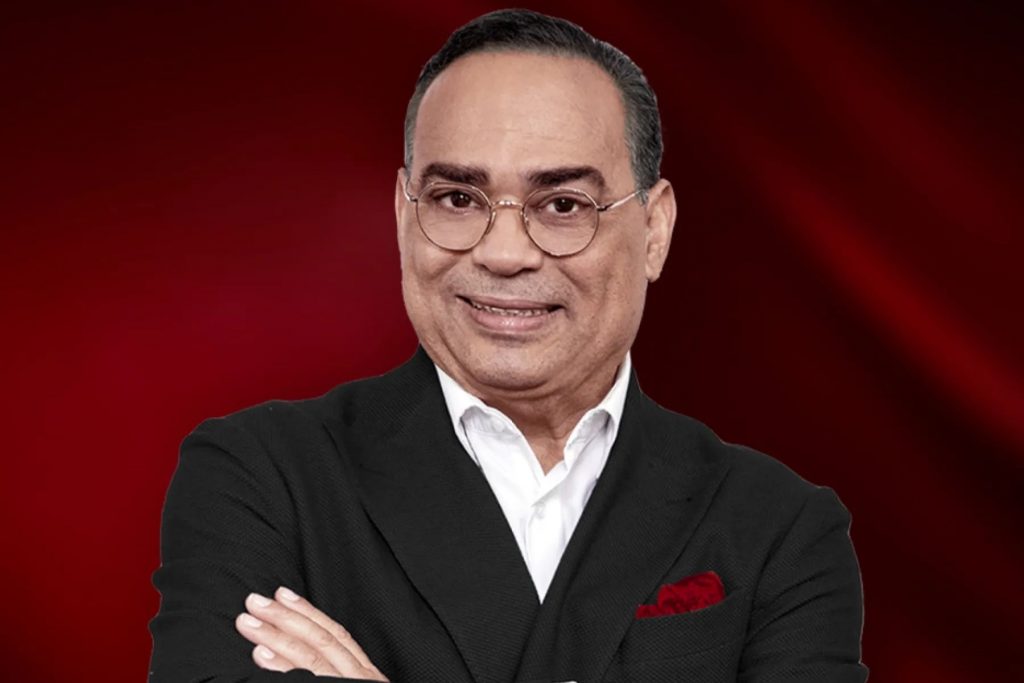 Retrato actual del cantante de salsa Gilberto Santa Rosa.