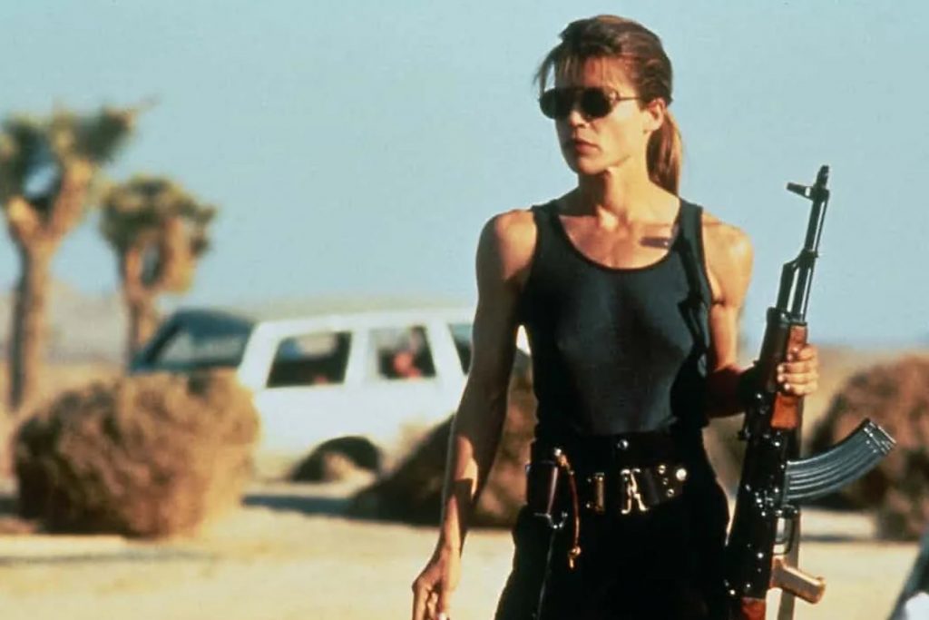 La actriz Linda Hamilton como la icónica Sarah Connor en la película "Terminator 2".