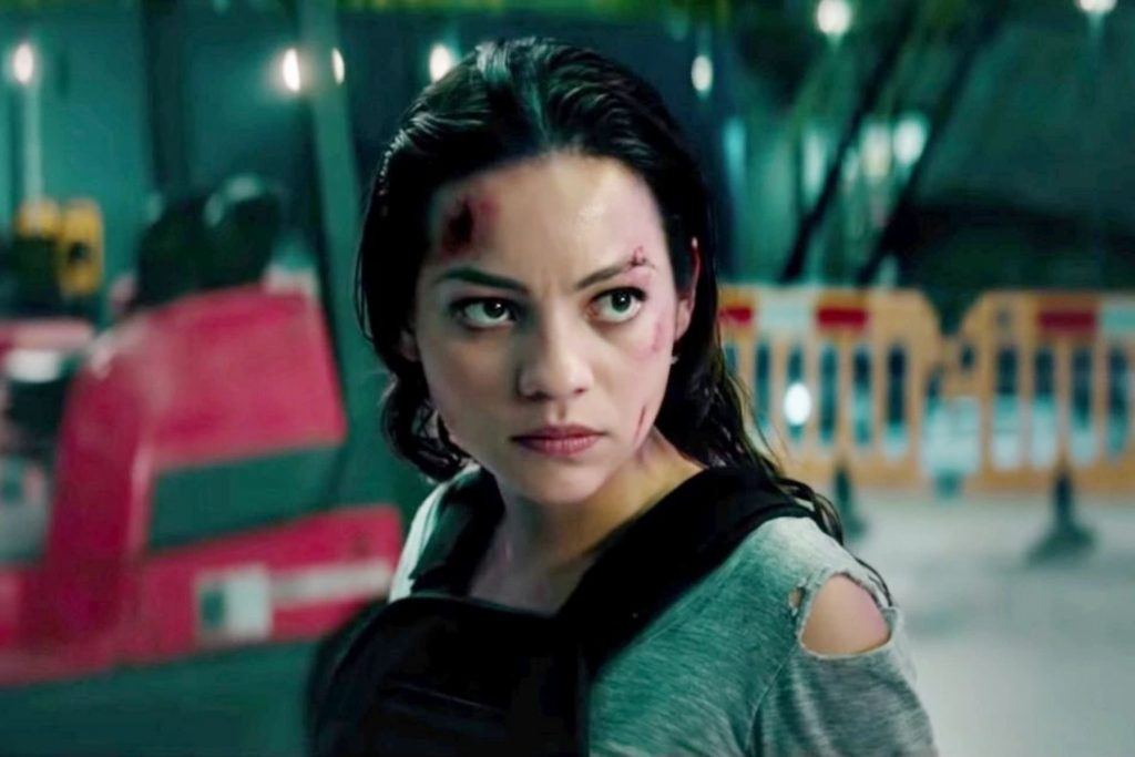 La actriz colombiana Natalia Reyes como Dani Ramos en "Terminator: Dark Fate". La nota destaca el papel de la nueva heroína latina en la famosa saga de acción.