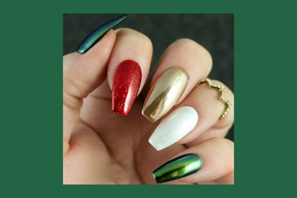 Uñas con los colores patrios en acabados modernos: glitter, cromo y metálico. La nota ofrece ideas para una manicura elegante y glamorosa.